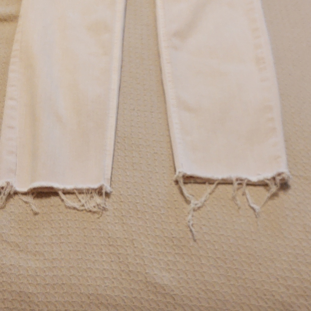 Lauren Conrad Women’s Blush Pink Denim Jeans - Picture 6 of 6